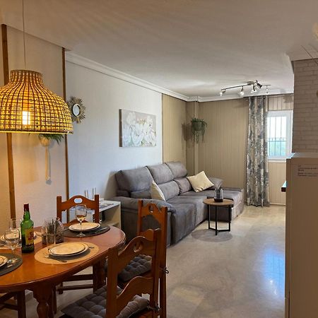 Tolles Ferienhaus Mit Sonnenterrasse Direkt Am Meer อิสลา กริสตินา ภายนอก รูปภาพ