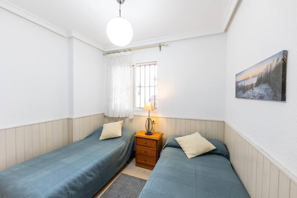 Tolles Ferienhaus Mit Sonnenterrasse Direkt Am Meer อิสลา กริสตินา ภายนอก รูปภาพ