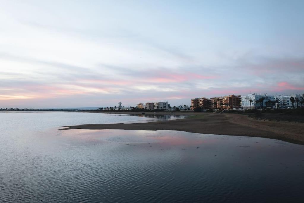 Tolles Ferienhaus Mit Sonnenterrasse Direkt Am Meer อิสลา กริสตินา ภายนอก รูปภาพ